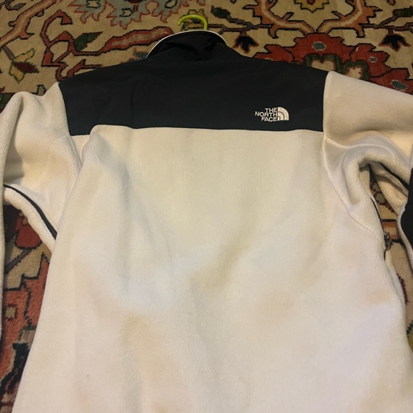 White north face fleece - Picture 4 of 4